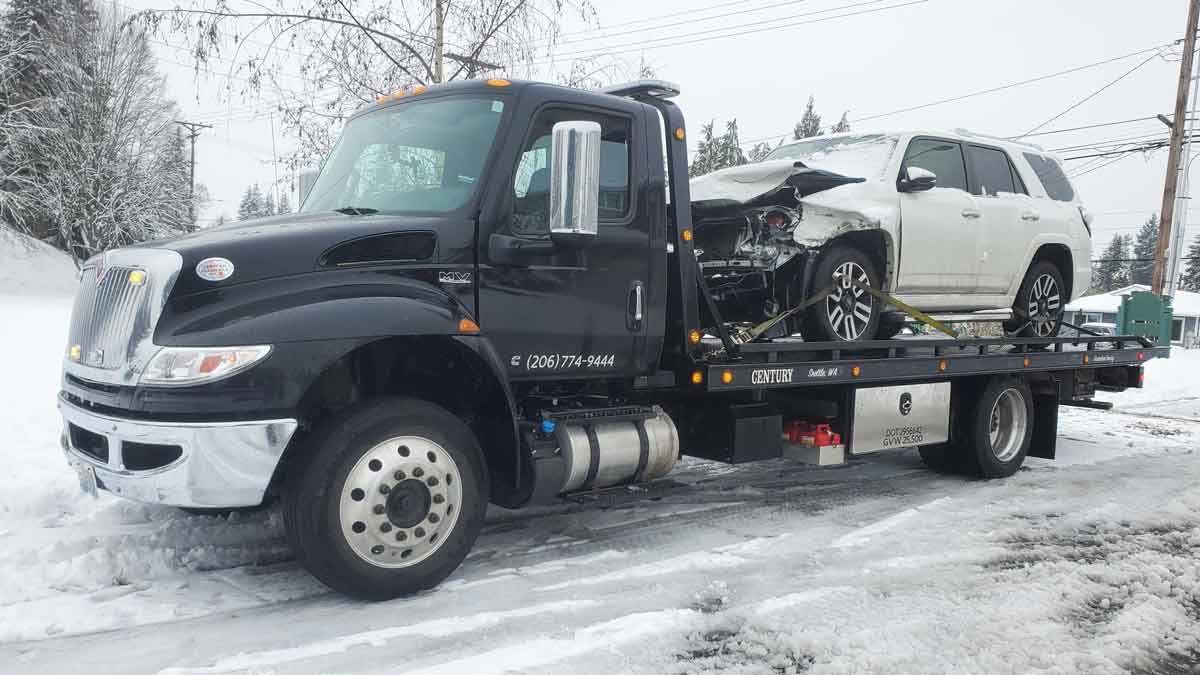 How Tow Companies Work With Junk Car Buyers